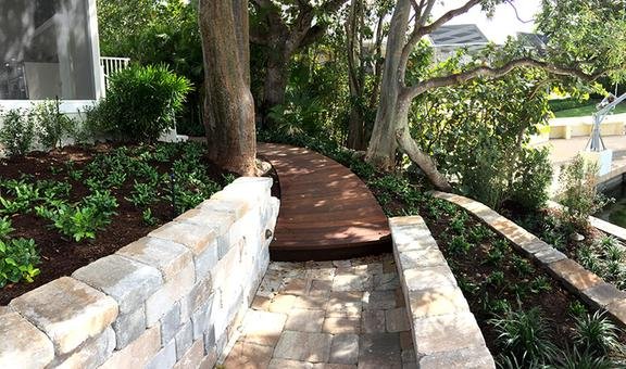 Photo of アクエリオン スロット TurfTim Landscape and Design - Miami, FL, US. untitled
